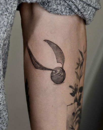 Explore thorn tattoo ideas, creative tattoo ideas in Honolulu, available at Kapwa Tattoo Studio
