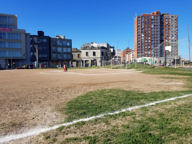 Cancha de Alas Rojas Baby Futbol - Parque del Plata