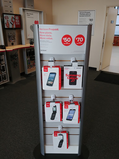 Cell Phone Store «Verizon Authorized Retailer, TCC», reviews and photos, 2164 Randall Rd, Carpentersville, IL 60110, USA