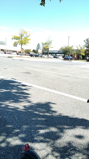 Shopping Mall «Ravenwood Shopping Center», reviews and photos, 910 Taylor Ave, Towson, MD 21286, USA