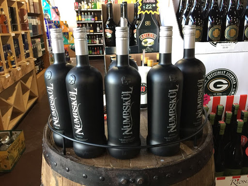 Liquor Store «Hudson Liquor», reviews and photos, 131 Carmichael Rd #102, Hudson, WI 54016, USA