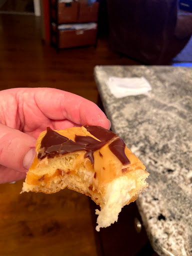 Donut Shop «Apple Fritter Donut Shop», reviews and photos, 741 E 9 Mile Rd, Ferndale, MI 48220, USA