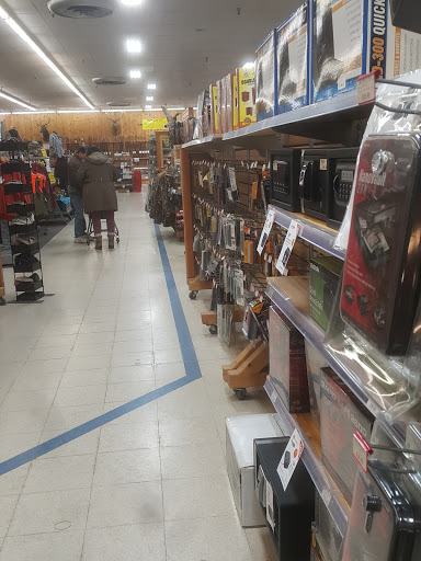Outdoor Sports Store «Fin Feather Fur Outfitters - Cleveland», reviews and photos, 18030 Bagley Rd, Middleburg Heights, OH 44130, USA