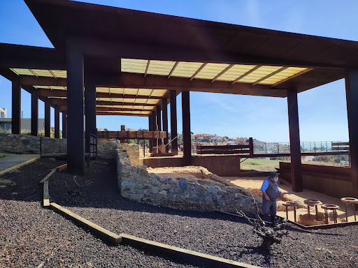 Centre Enoturístic I Arqueològic De Vallmora en Teià