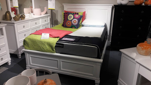 Furniture Store «City Furniture Hialeah», reviews and photos, 5250 W 20th Ave, Hialeah, FL 33016, USA