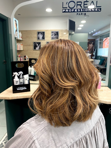 Parés-Nogué Perruqueria en Vic, Barcelona