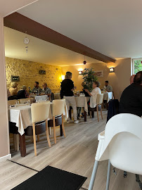 Atmosphère du Restaurant français La Table Verte à Genainville - n°2