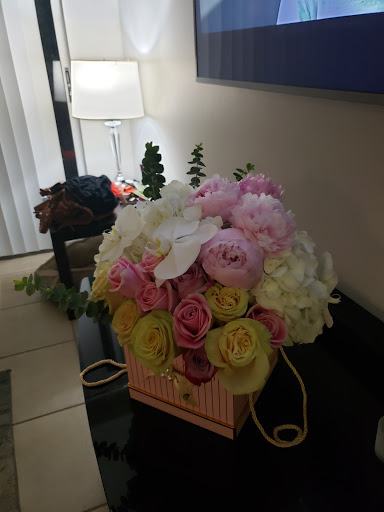 Florist «Fleur Flower Boutique. Order flowers Online», reviews and photos, 16167 Biscayne Blvd, North Miami Beach, FL 33160, USA