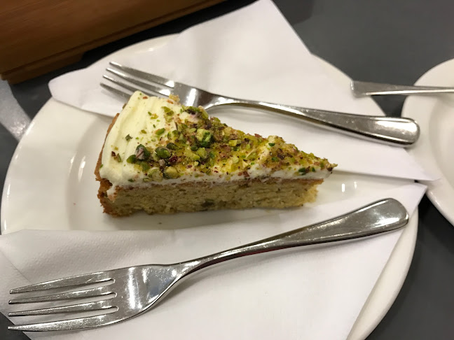 Comments and reviews of The London Review Cake Shop