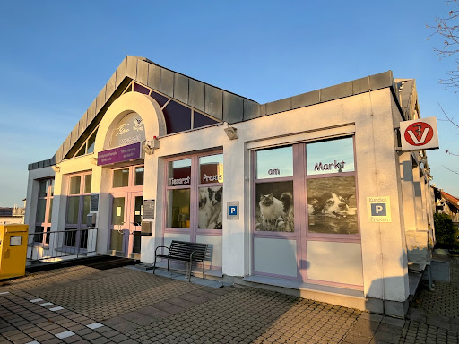 Tierarzt Marina Schmitt unter Mandelbachtal, 