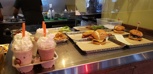 Hamburger Restaurant «NN BURGER - Tappahannock», reviews and photos, 303 Queen St #911, Tappahannock, VA 22560, USA