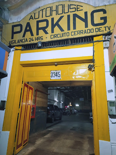 Autohouse Parking - Libertad