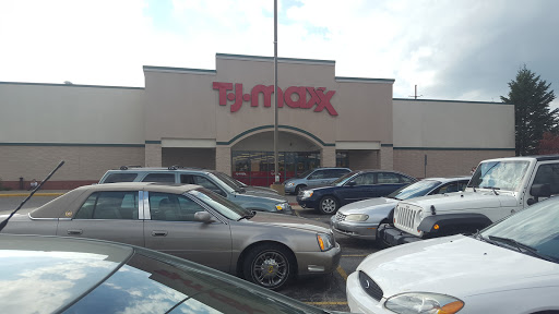T.J. Maxx, 5225 Harvey St, Norton Shores, MI 49444, USA, 
