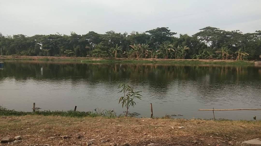 DANAU GCC BLOK E PEMANCINGAN IKAN