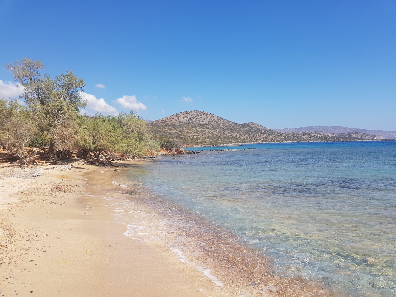 Foto av beach Vayu med blå rent vatten yta
