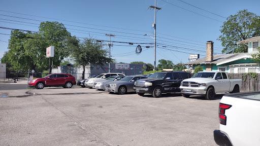 Used Car Dealer «Chalo Auto Sales», reviews and photos, 2038 E Houston St, San Antonio, TX 78202, USA