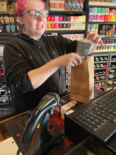 Tobacco Shop «Xhale Vapor N Smoke», reviews and photos, 5610 E Lake Sammamish Pkwy SE, Issaquah, WA 98029, USA