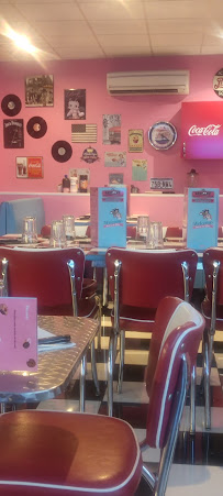 Atmosphère du Restaurant de hamburgers Le Cartoon's Cafe à Leucate - n°5