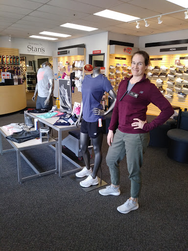 Shoe Store «New Balance - Milwaukee», reviews and photos, 7411 W Layton Ave, Milwaukee, WI 53220, USA