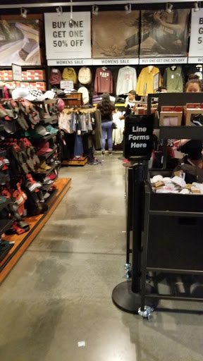 Shoe Store «Vans», reviews and photos, 3314 Livermore Outlets Dr, Livermore, CA 94551, USA
