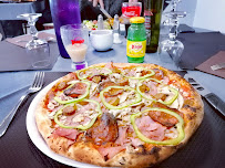 Plats et boissons du Pizzeria Pizza - Restaurant Dolce Vita à Le Châtelet-en-Brie - n°1
