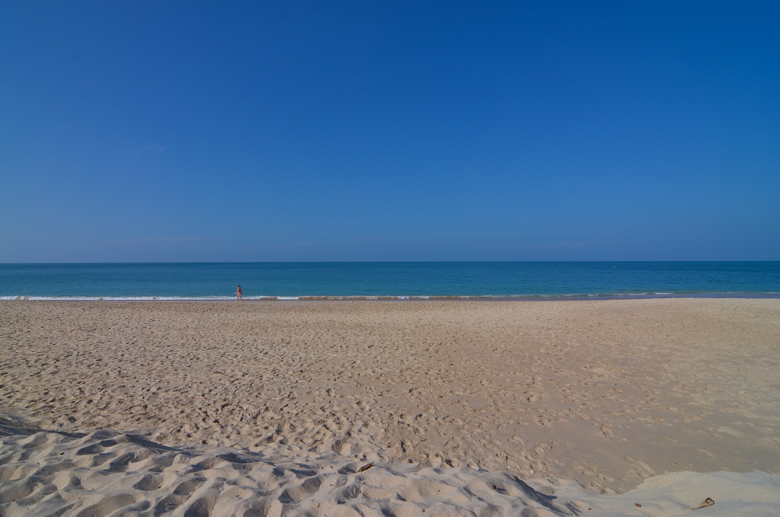 Foto de Pra-Ae Beach - lugar popular entre os apreciadores de relaxamento