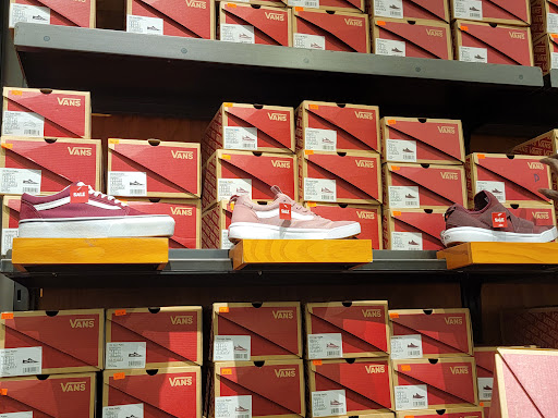 Sporting Goods Store «Nike Factory Store», reviews and photos, 30 N Arkansas Ave, Atlantic City, NJ 08401, USA