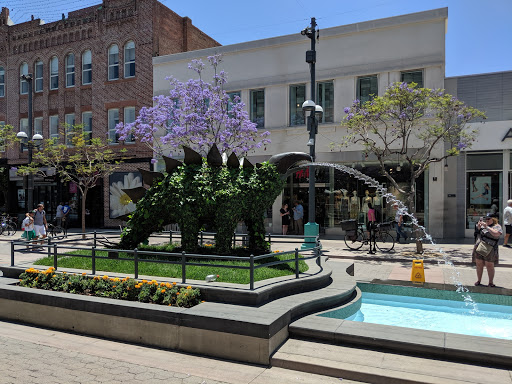 Cosmetics Store «MAC», reviews and photos, 1451-B 3rd Street Promenade, Santa Monica, CA 90401, USA