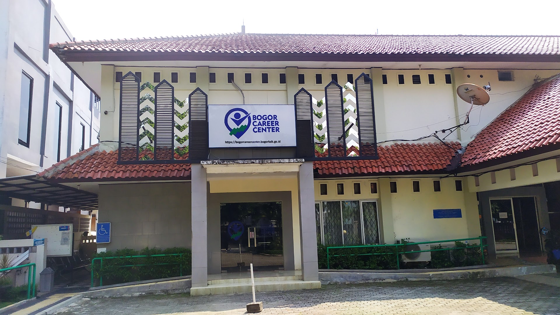 Gambar Bogor Career Center - Info Lowongan & Cari Kerja Bogor | Disnaker Bogor