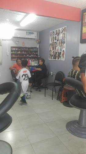 Opiniones de Barberia y peluqueria Relax & Estyle jazmin segura en Guayaquil - Barbería