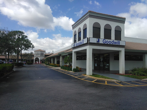 Thrift Store «Goodwill Greenacres/Woodbridge Store & Donation Center», reviews and photos, 6601 Forest Hill Blvd, Greenacres, FL 33413, USA