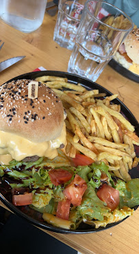 Hamburger du Restaurant Poum And Cow à Nîmes - n°16