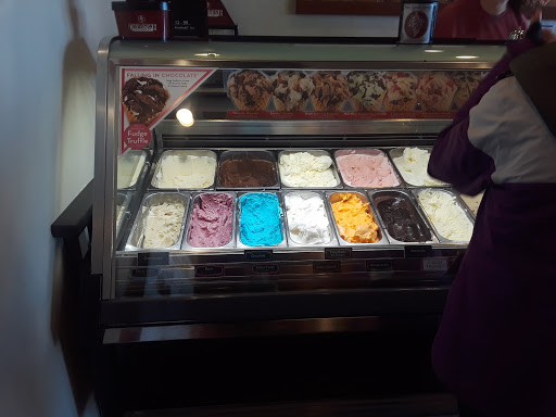 Ice Cream Shop «Cold Stone Creamery», reviews and photos, 1531 W Main St #102, Bozeman, MT 59715, USA