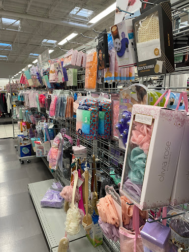 Clothing Store «Burlington Coat Factory», reviews and photos, 3671 N Freeway Blvd, Sacramento, CA 95834, USA