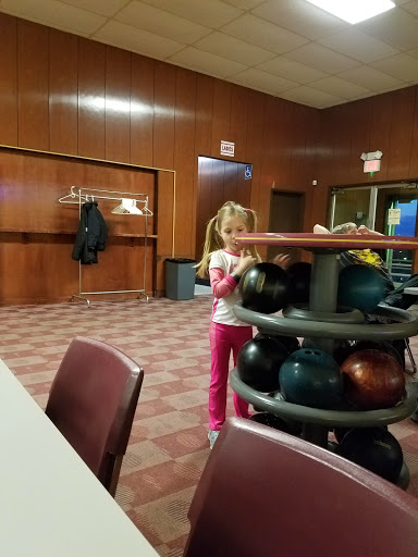 Bowling Alley «Cloverleaf Lanes», reviews and photos, 5619 Brecksville Rd, Independence, OH 44131, USA