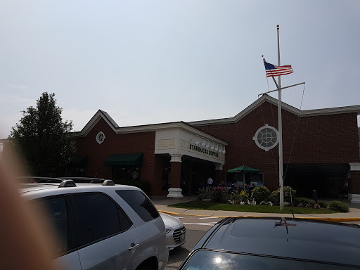 Coffee Shop «Starbucks», reviews and photos, 85 E Main Rd, Middletown, RI 02842, USA
