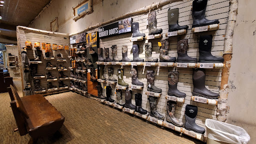 Sporting Goods Store «Bass Pro Shops», reviews and photos, 11550 Lakeridge Pkwy, Ashland, VA 23005, USA