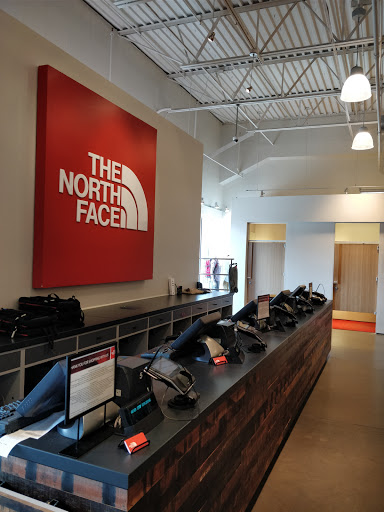 Clothing Store «The North Face Outlet», reviews and photos, 127 Premium Outlets Dr #633, Monroe, OH 45050, USA