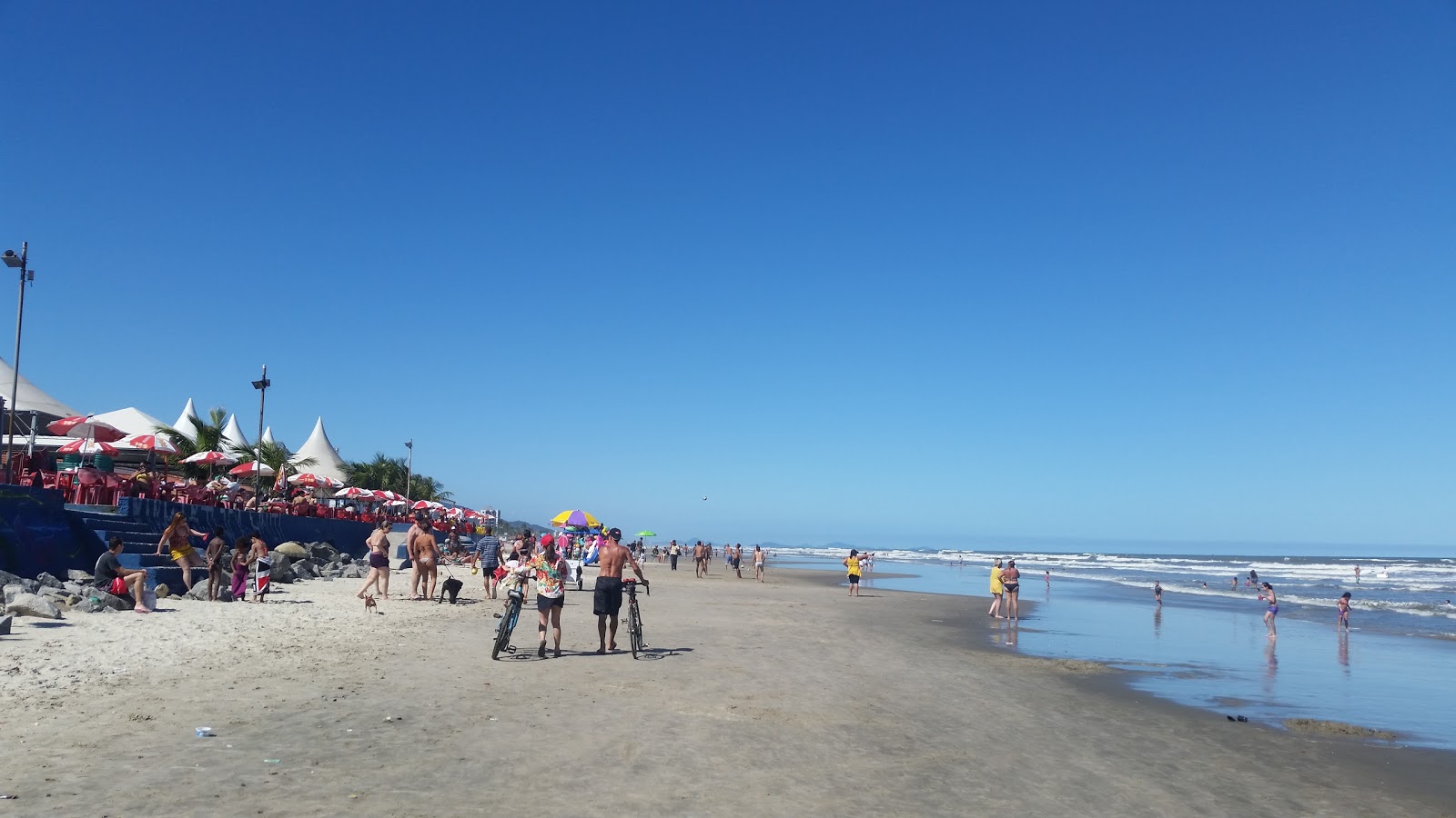 Foto de Praia de Agenor de Campos com areia fina e brilhante superfície