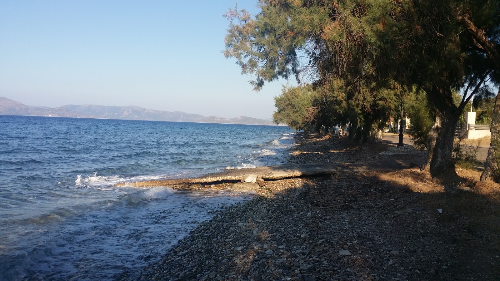 Sesi beach'in fotoğrafı - rahatlamayı sevenler arasında popüler bir yer