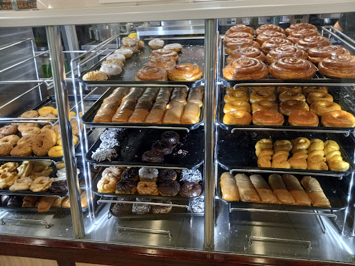 Donut Shop «Yum Yum Donuts», reviews and photos, 320 17th St, Santa Ana, CA 92706, USA