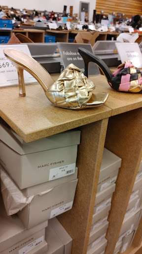 Shoe Store «DSW Designer Shoe Warehouse», reviews and photos, 10060 Reisterstown Rd, Owings Mills, MD 21117, USA