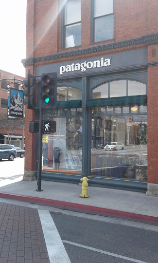 Clothing Store «Patagonia Pasadena», reviews and photos, 47 N Fair Oaks Ave, Pasadena, CA 91103, USA