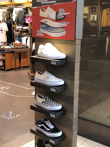 Shoe Store «Vans», reviews and photos, 9125 W Atlantic Blvd, Coral Springs, FL 33071, USA