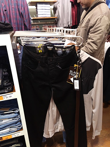 Stores to buy women's baggy pants Dudley
