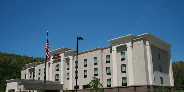 Hampton Inn & Suites Warren