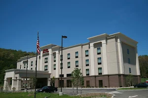 Hampton Inn & Suites Warren image