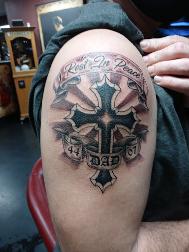 Explore tattoo ideas on spine, creative tattoo ideas in Saint Petersburg, available at Foolish Pride Tattoo Co.