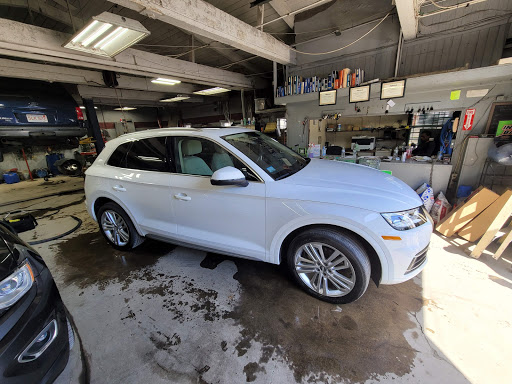 Willie & Son's Car Detailing & Automotive Service en Lowell