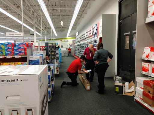 Office Supply Store «Staples», reviews and photos, 11 Winspear Dr SE, New Philadelphia, OH 44663, USA